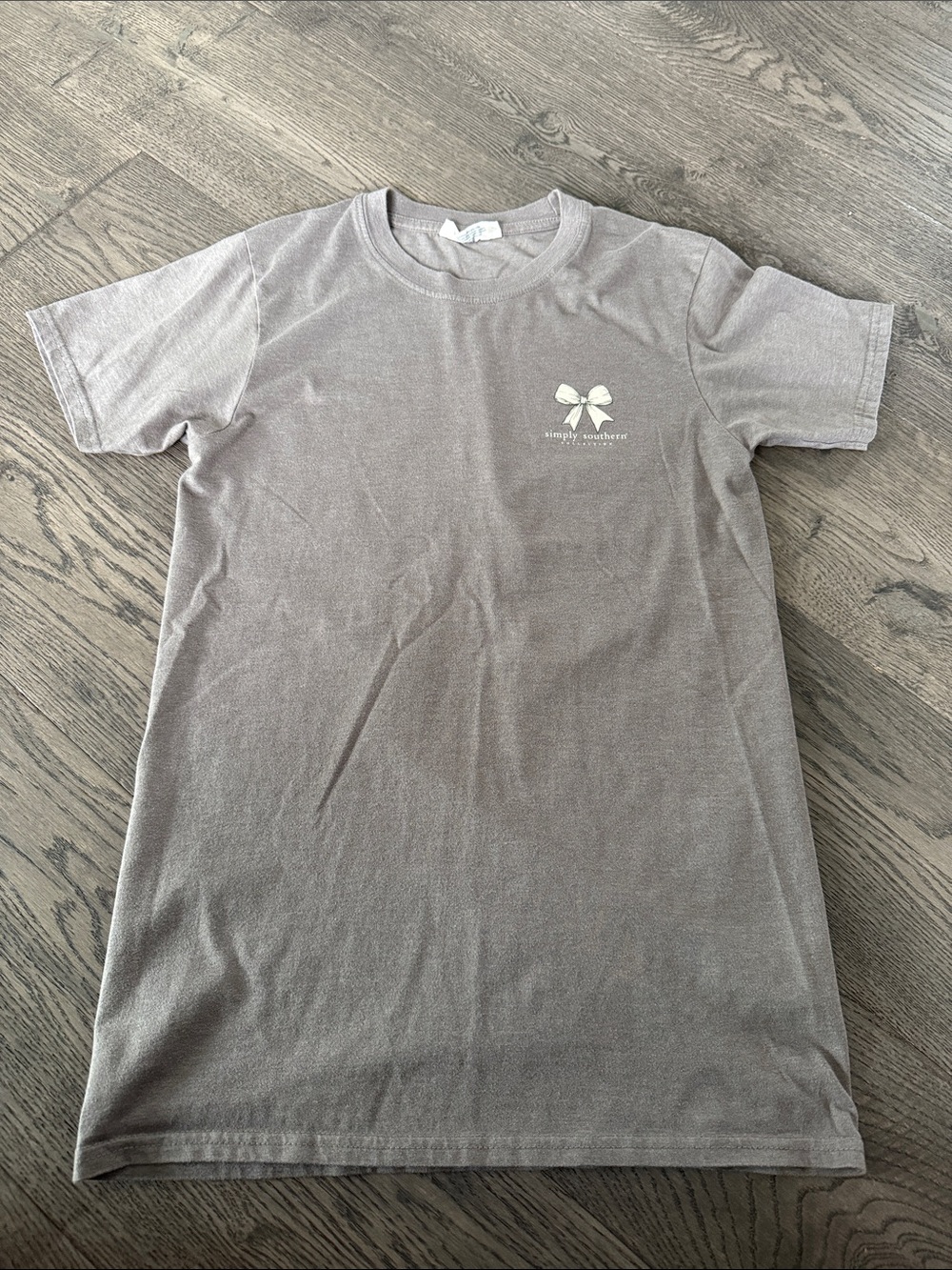 Simply Southern Taupe Short Sleeve Tee with Small Bow Chest Graphic